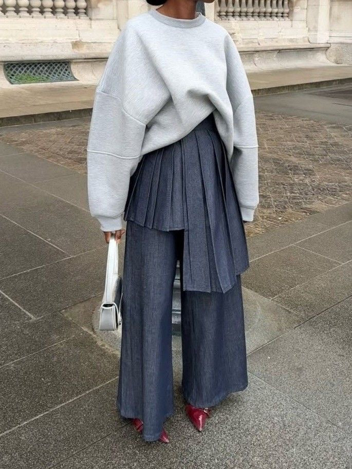 HAUT LAYERING JUPE PLISÉE GRIS